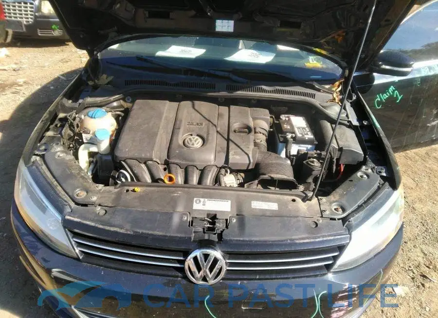 3VWDP7AJ0DM421018# 10