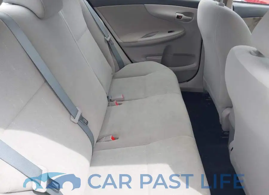 2T1BU4EE5DC124429# 8