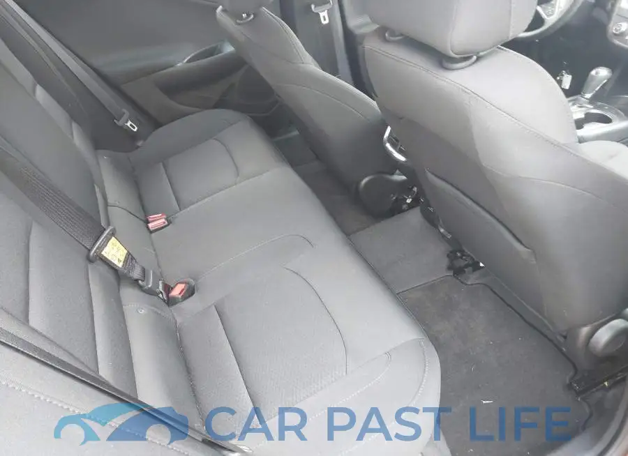 1G1ZD5ST1JF256509# 8