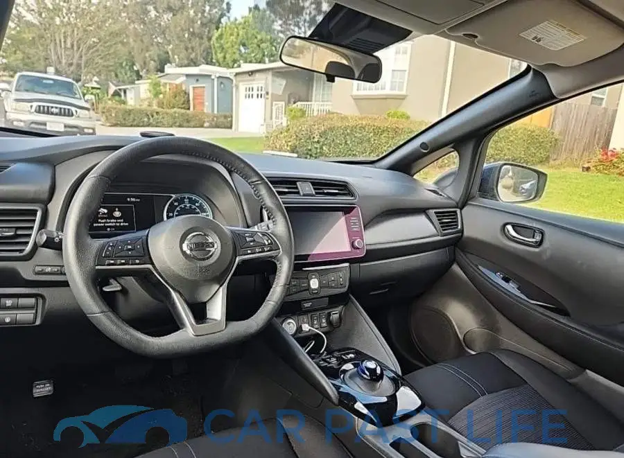 1N4AZ1CV1NC552013# 5