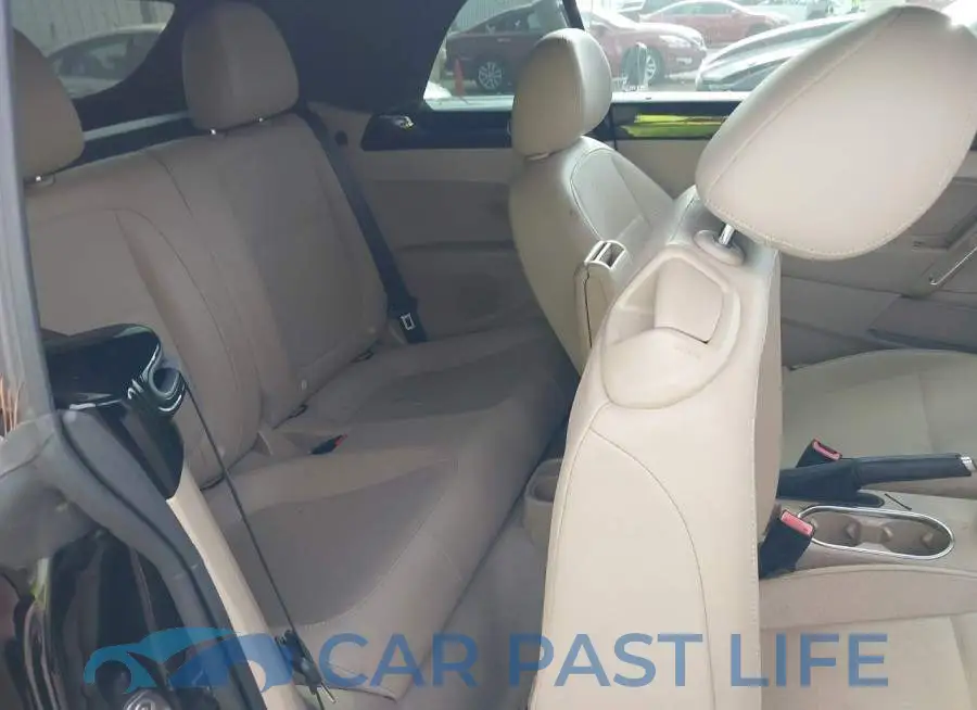 3VW5A7AT2FM819342# 8