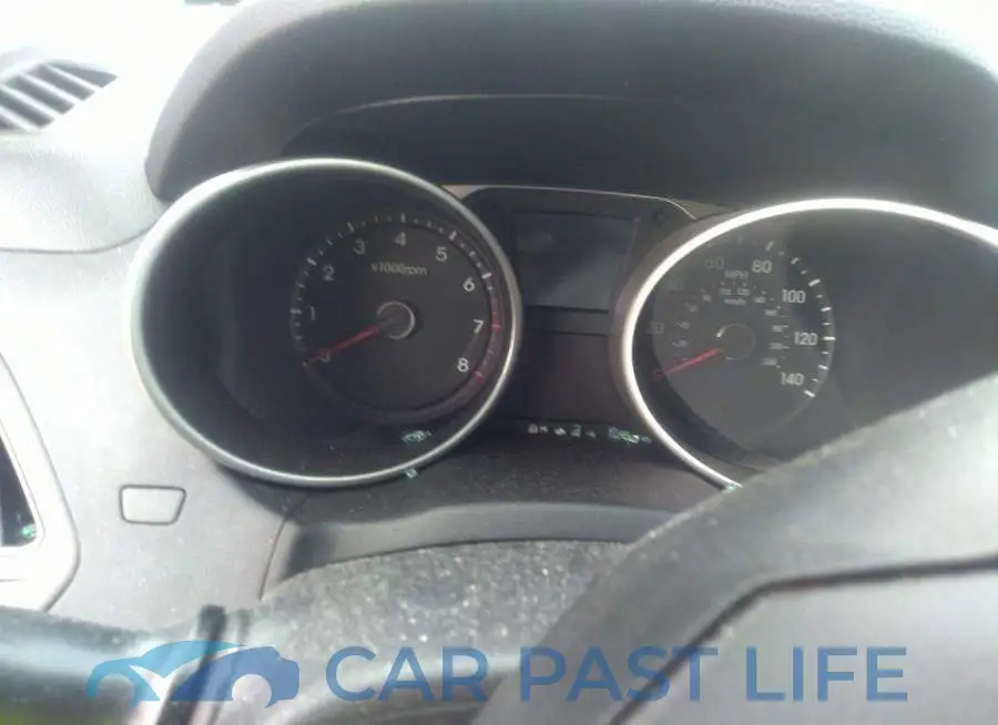 KM8JTCAF8EU950263# 7