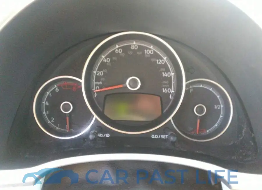 3VW5DAAT8JM517051# 7