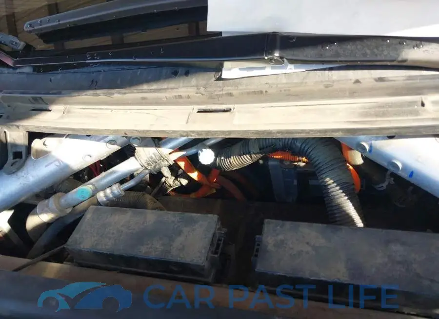 5YJSA1H12EFP50422# 10