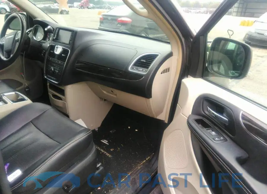 2C4RC1CGXER165189# 5