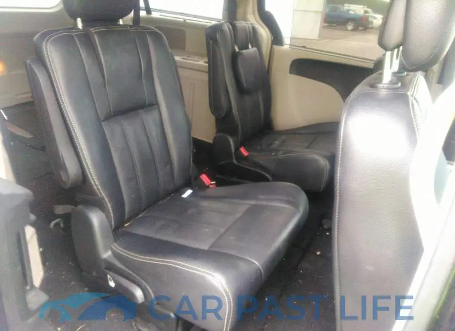 2C4RC1CGXER165189# 8