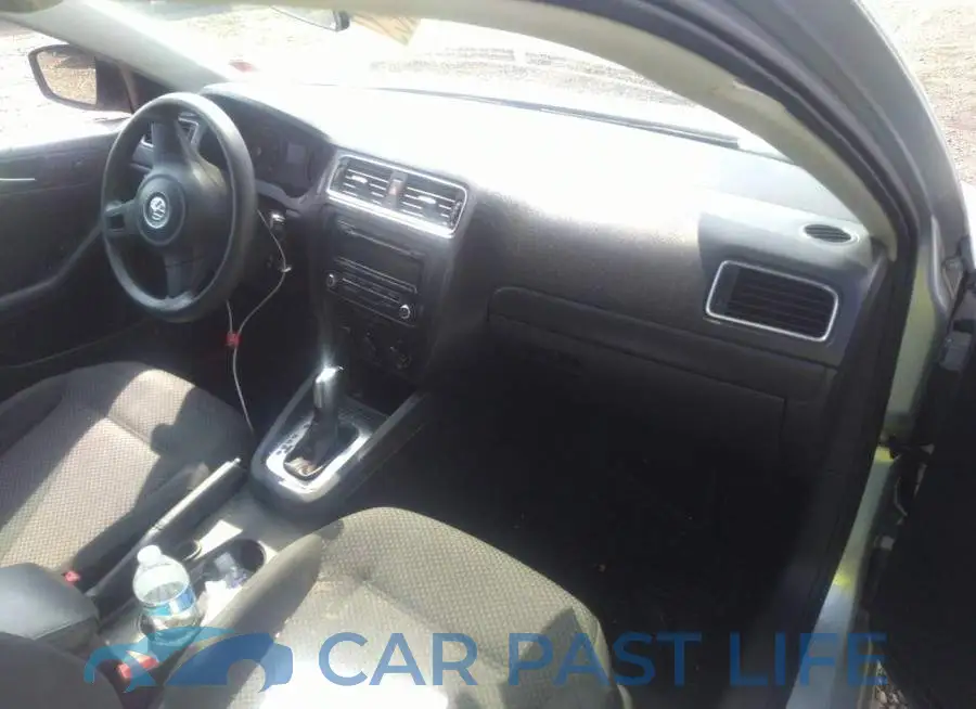 3VW2K7AJ9EM330918# 5