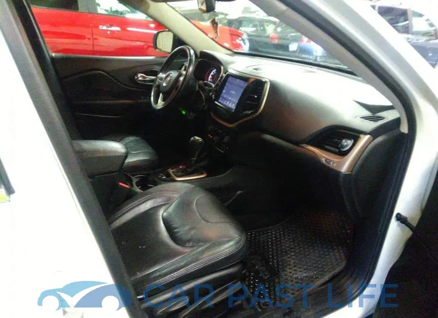 1C4PJMCS4FW599605# 5