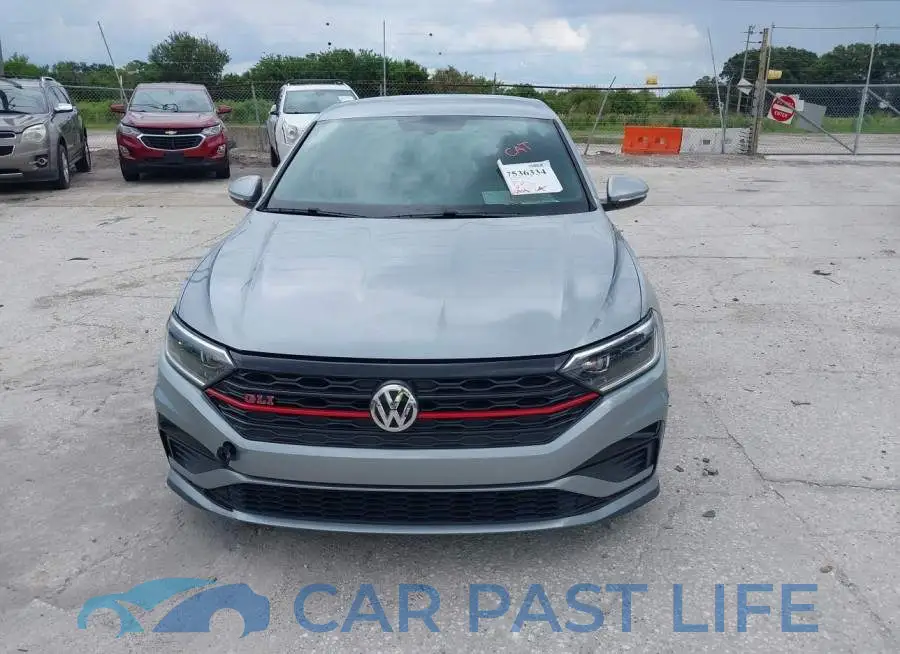 3VW5T7BU4KM189268# 6