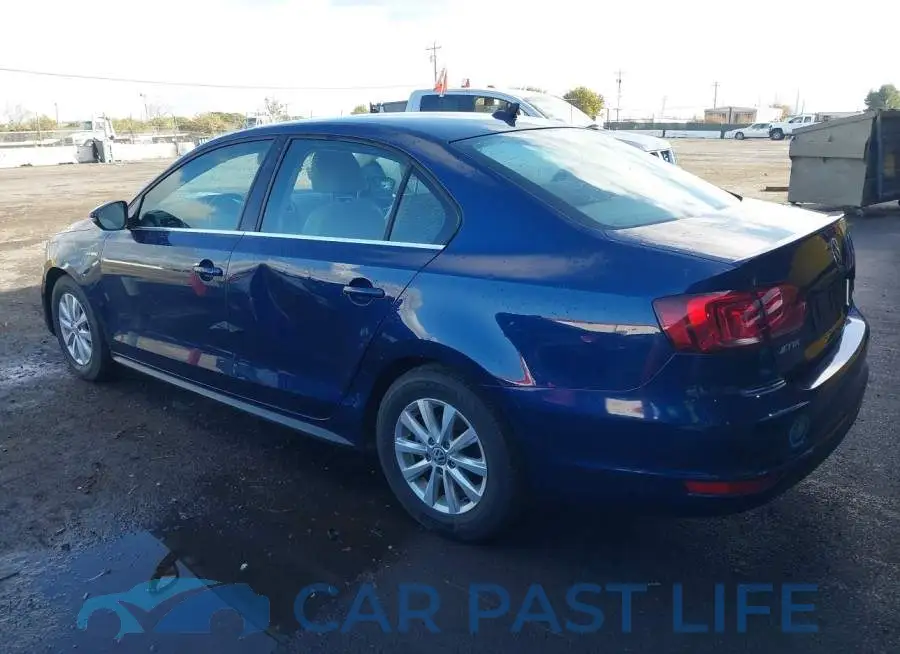 3VW637AJ8EM233711# 3