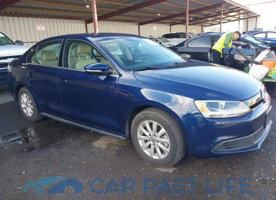 3VW637AJ8EM233711# 1
