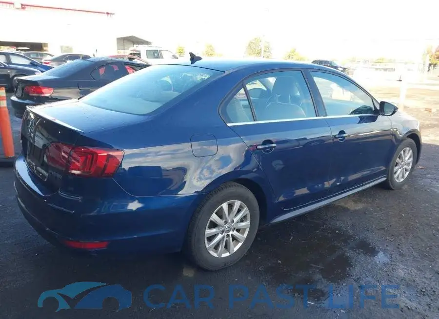 3VW637AJ8EM233711# 4