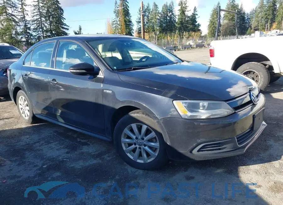 3VW637AJ9EM212043# 1