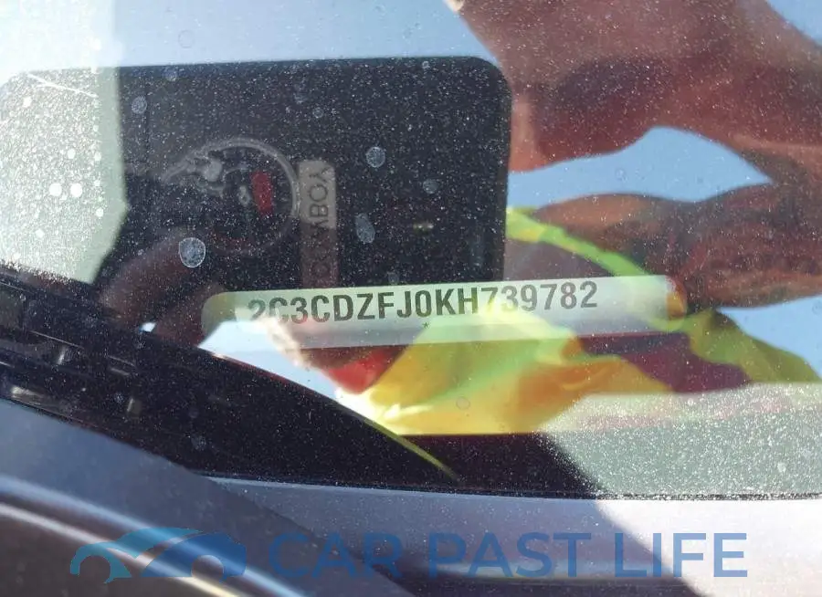 2C3CDZFJ0KH739782# 9