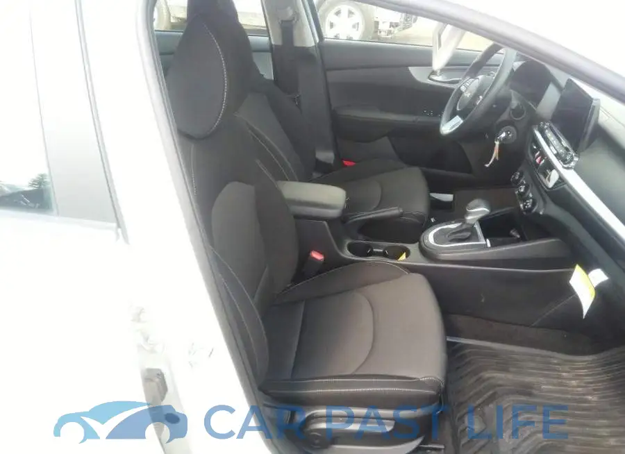 3KPF24AD2PE552954# 5