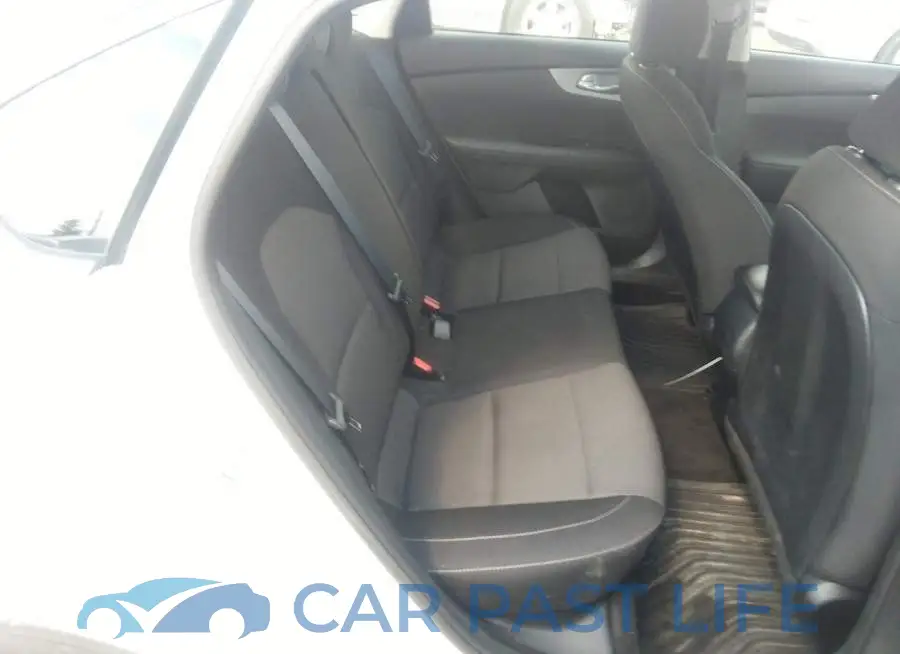 3KPF24AD2PE552954# 8