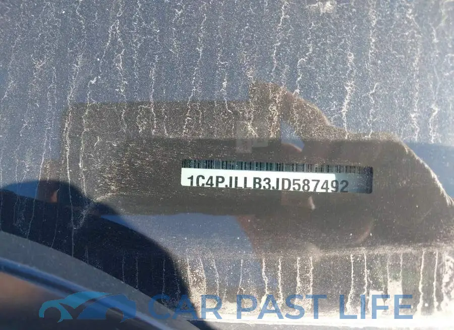 1C4PJLLB3JD587492# 9