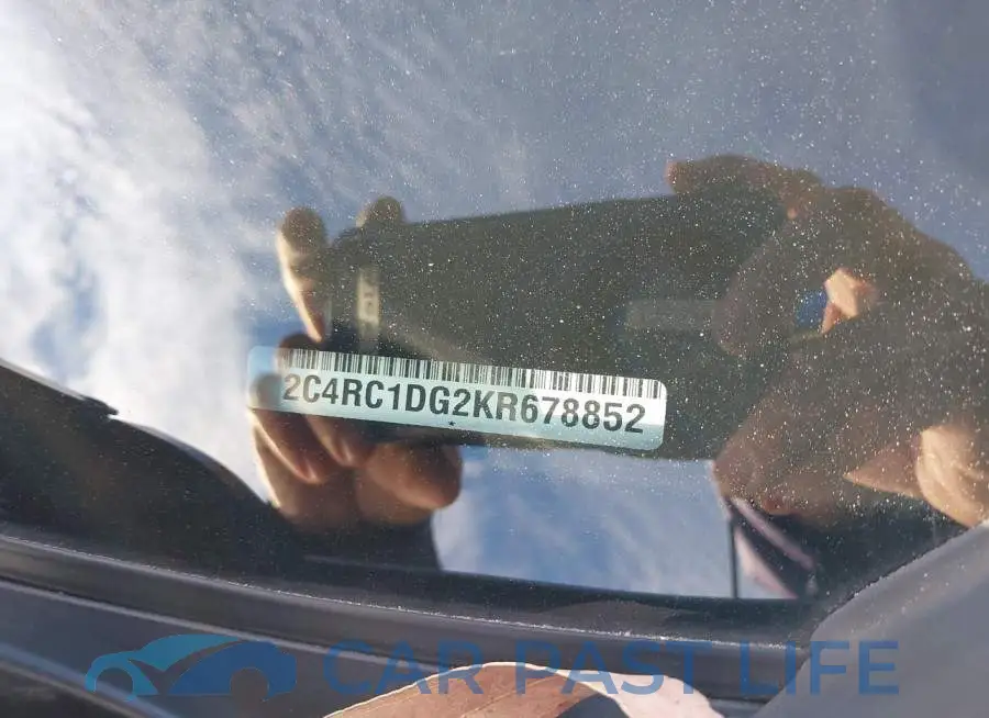 2C4RC1DG2KR678852# 9