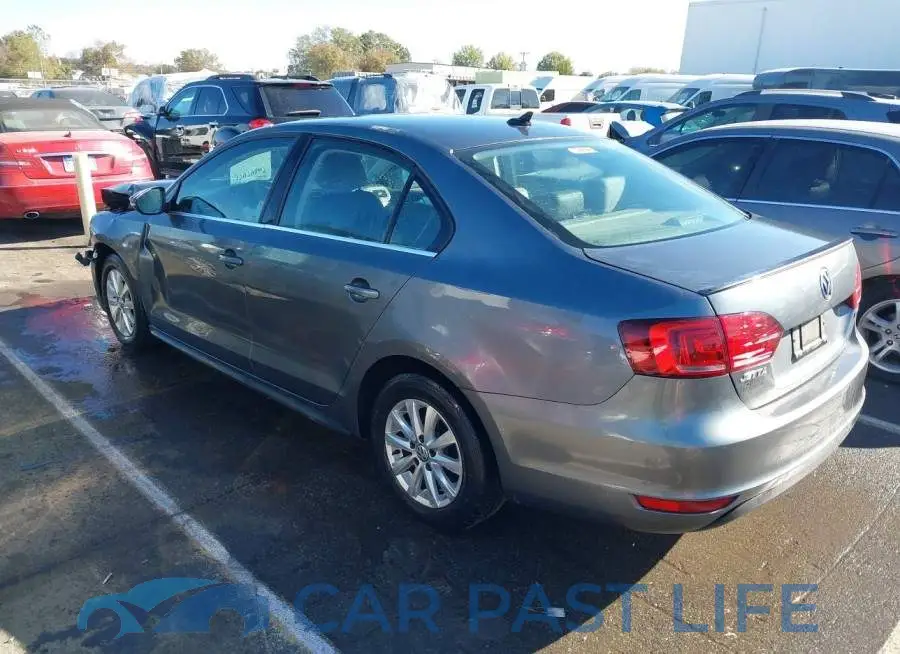 3VW637AJ2DM295927# 3