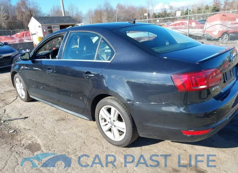 3VW637AJ8DM298069# 3