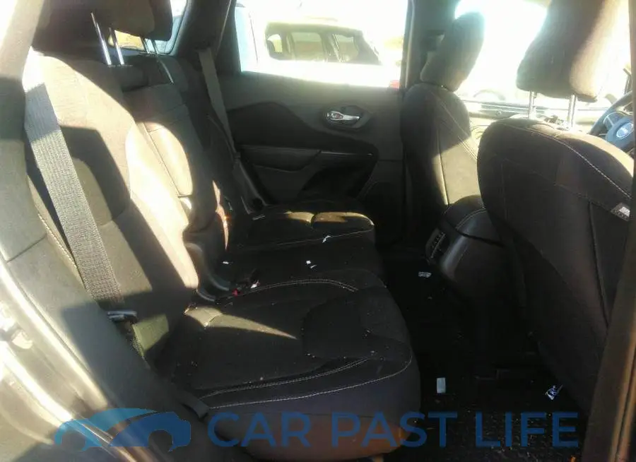 1C4PJMCB1GW368937# 8