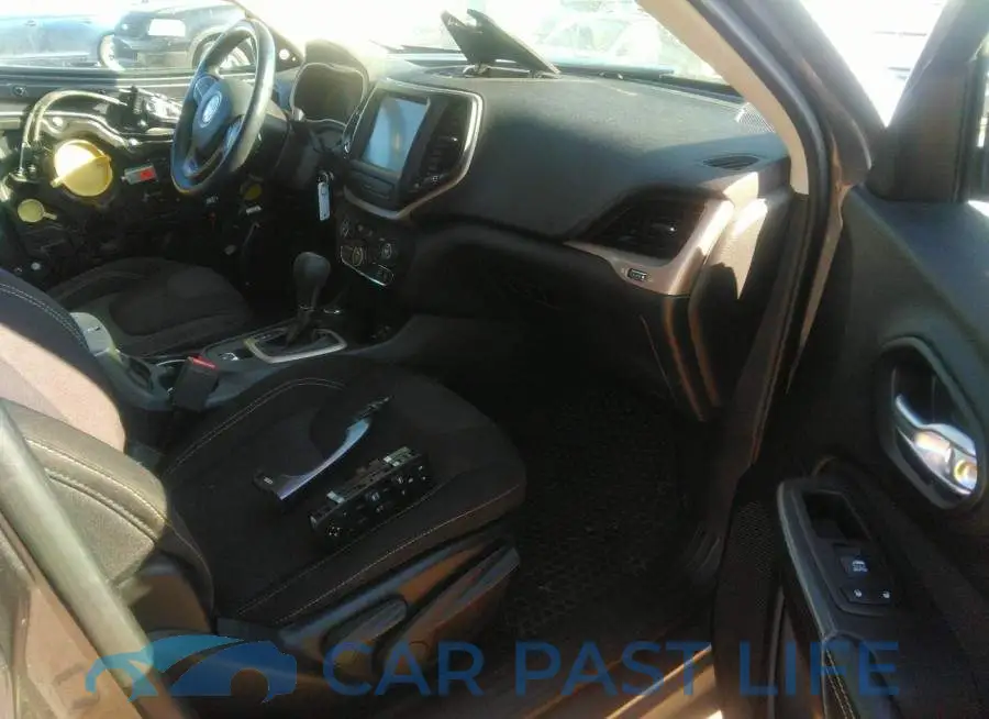 1C4PJMCB1GW368937# 5