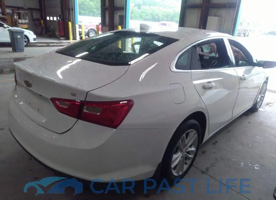 1G1ZD5ST8JF187432# 4