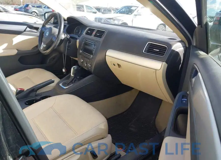 3VWD17AJ7EM370670# 5