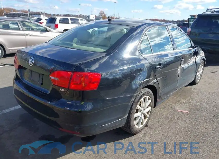 3VWD17AJ7EM370670# 4