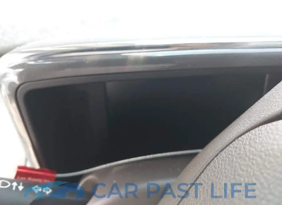 1G1RB6E46EU174048# 7