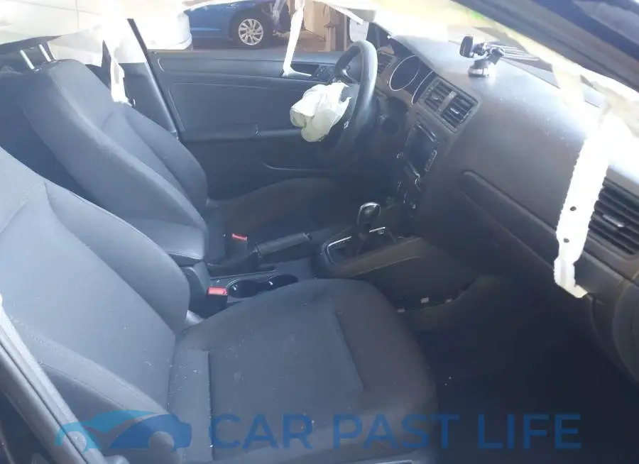 3VW2K7AJ7FM228065# 5