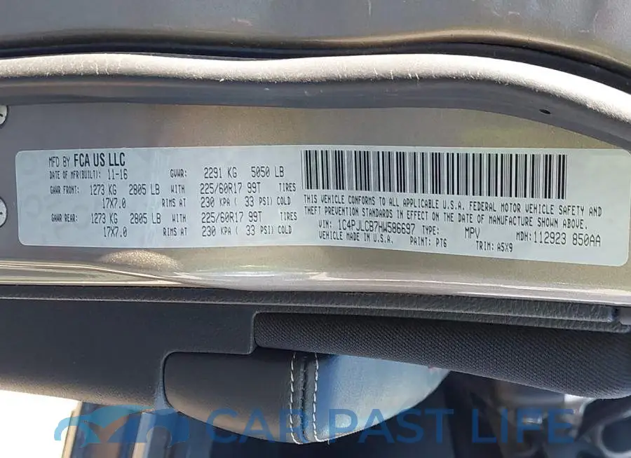 1C4PJLCB7HW586697# 9