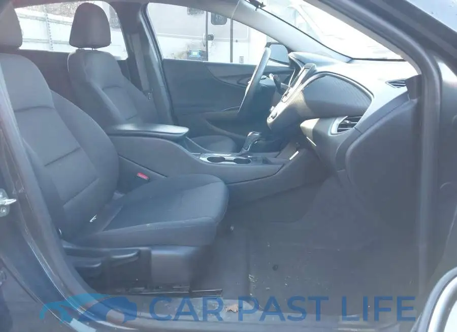 1G1ZB5ST4HF146327# 5