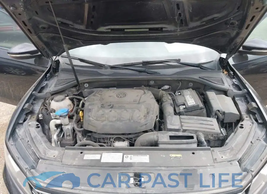 1VWLA7A37KC007800# 10