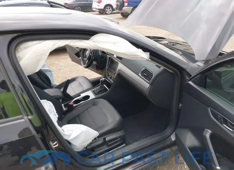 1VWLA7A37KC007800# 5