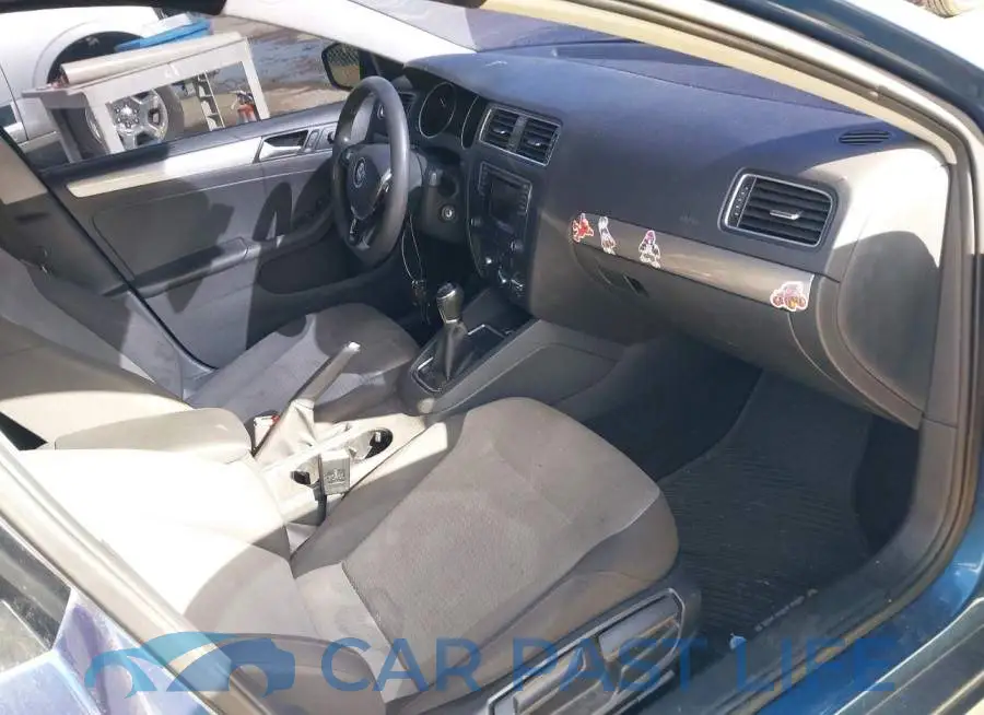3VW167AJ9HM257389# 5