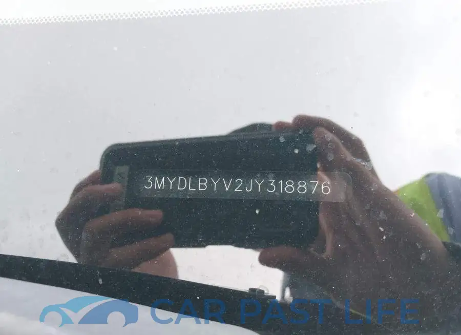 3MYDLBYV2JY318876# 9
