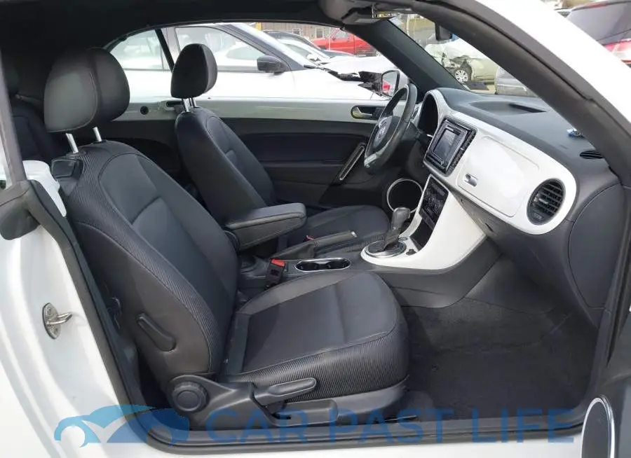 3VW5DAAT9KM506898# 5