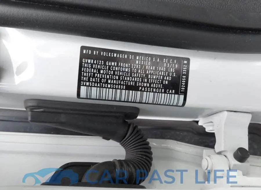 3VW5DAAT9KM506898# 9