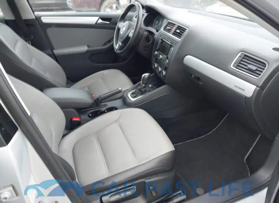3VW637AJ6DM215738# 5