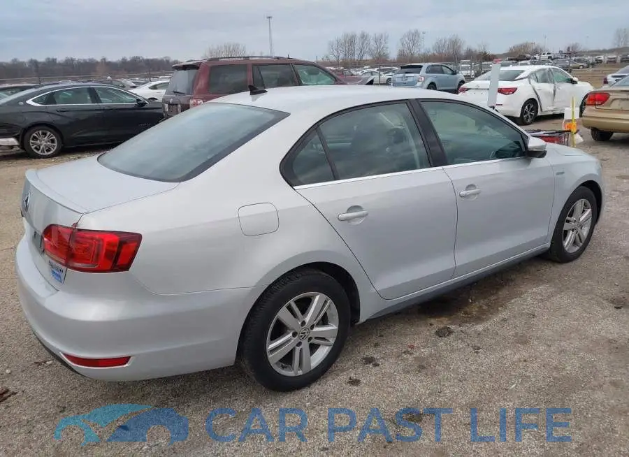 3VW637AJ6DM215738# 4