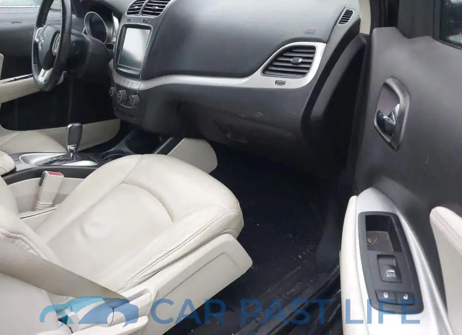 3C4PDCDG4DT558972# 5