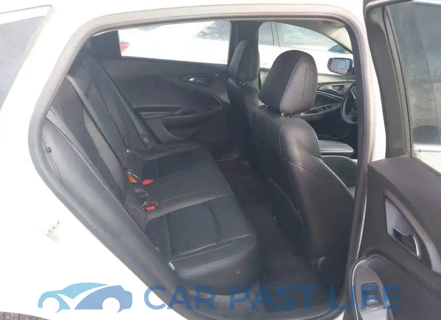 1G1ZD5ST5JF114972# 8