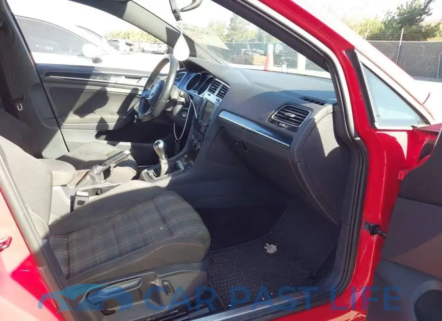 3VW5T7AU7GM038448# 5