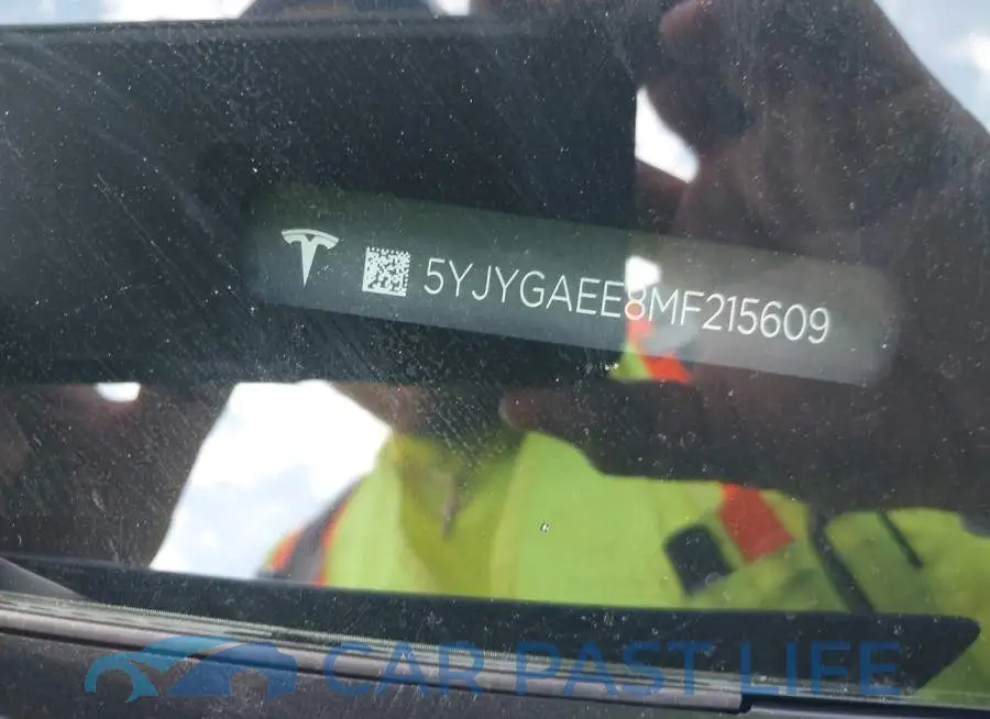5YJYGAEE8MF215609# 9