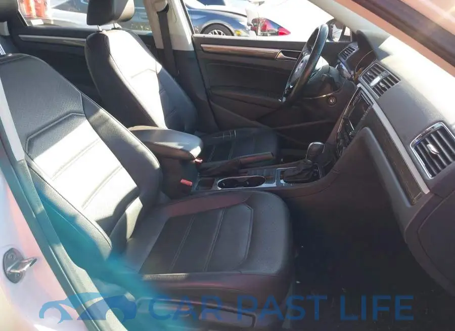 1VWBT7A37GC008233# 5