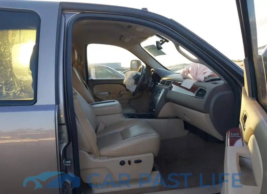 1GT121E8XEF120847# 5