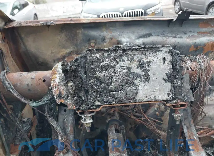3GTU9FEL8KG305001# 7