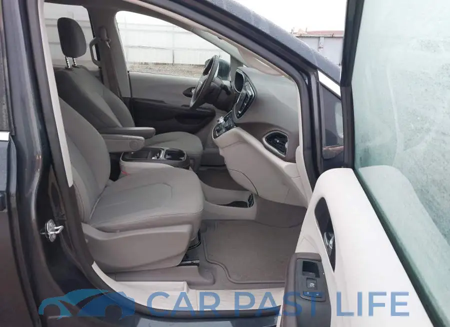 2C4RC1FG1LR211727# 5