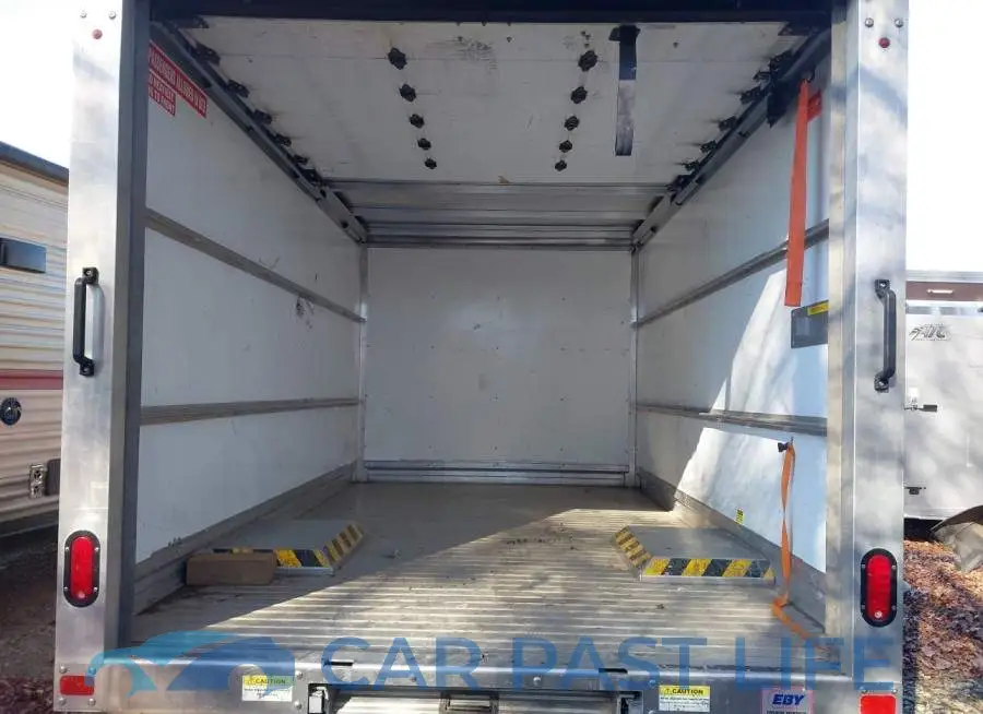 1FDBF8ZM2KKA87091# 8